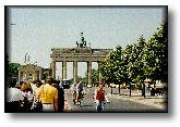 950528 078-27 B Brandenberg Gate Berlin.jpg (6842 bytes)